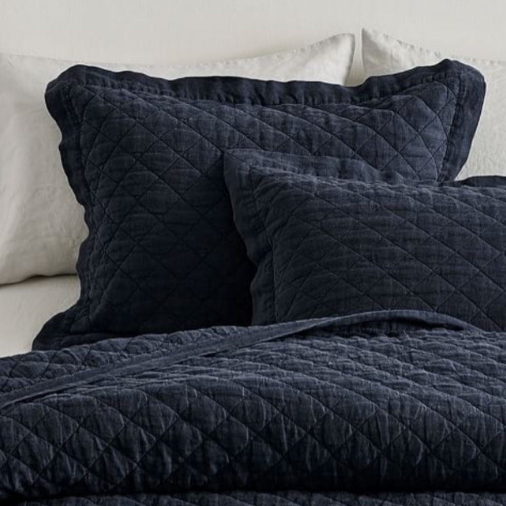 🔷Pottery Barn🔷2 Belgian Flax Linen Diamond Quilted Euro Shams in Midnight - Picture 2 of 7